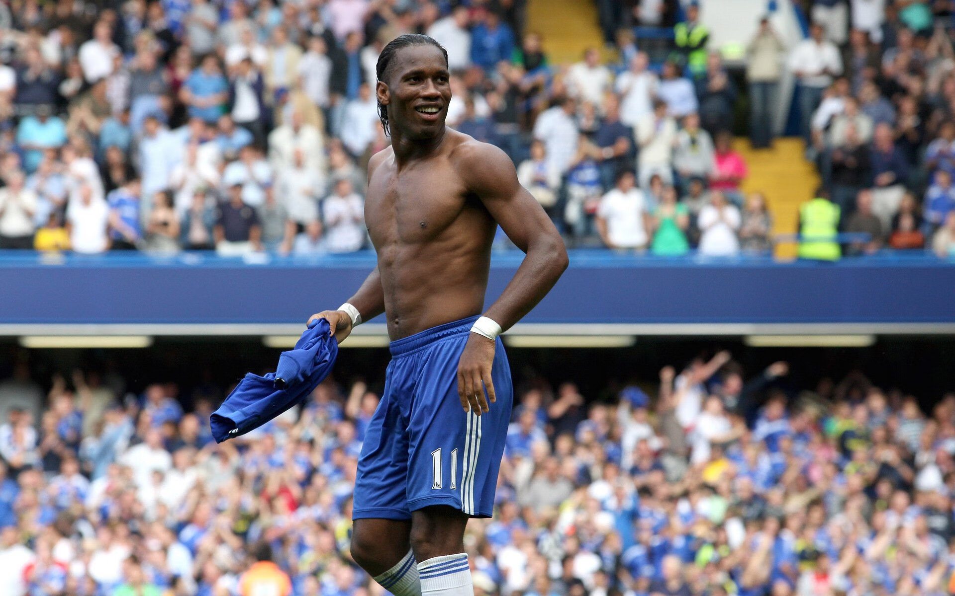 九游app官方下载-本菲卡边锋多次撕裂防线，本菲卡边后卫